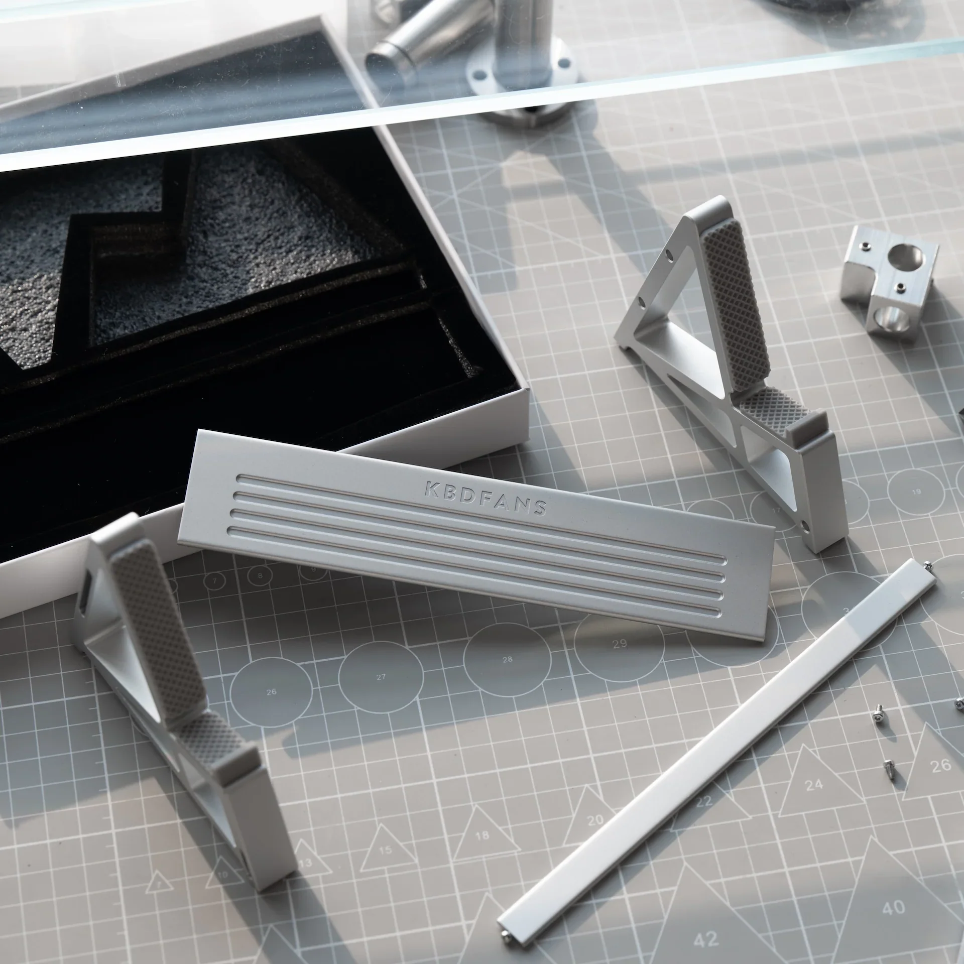 KBDFANS Aluminum Keyboard Stand - Image 2